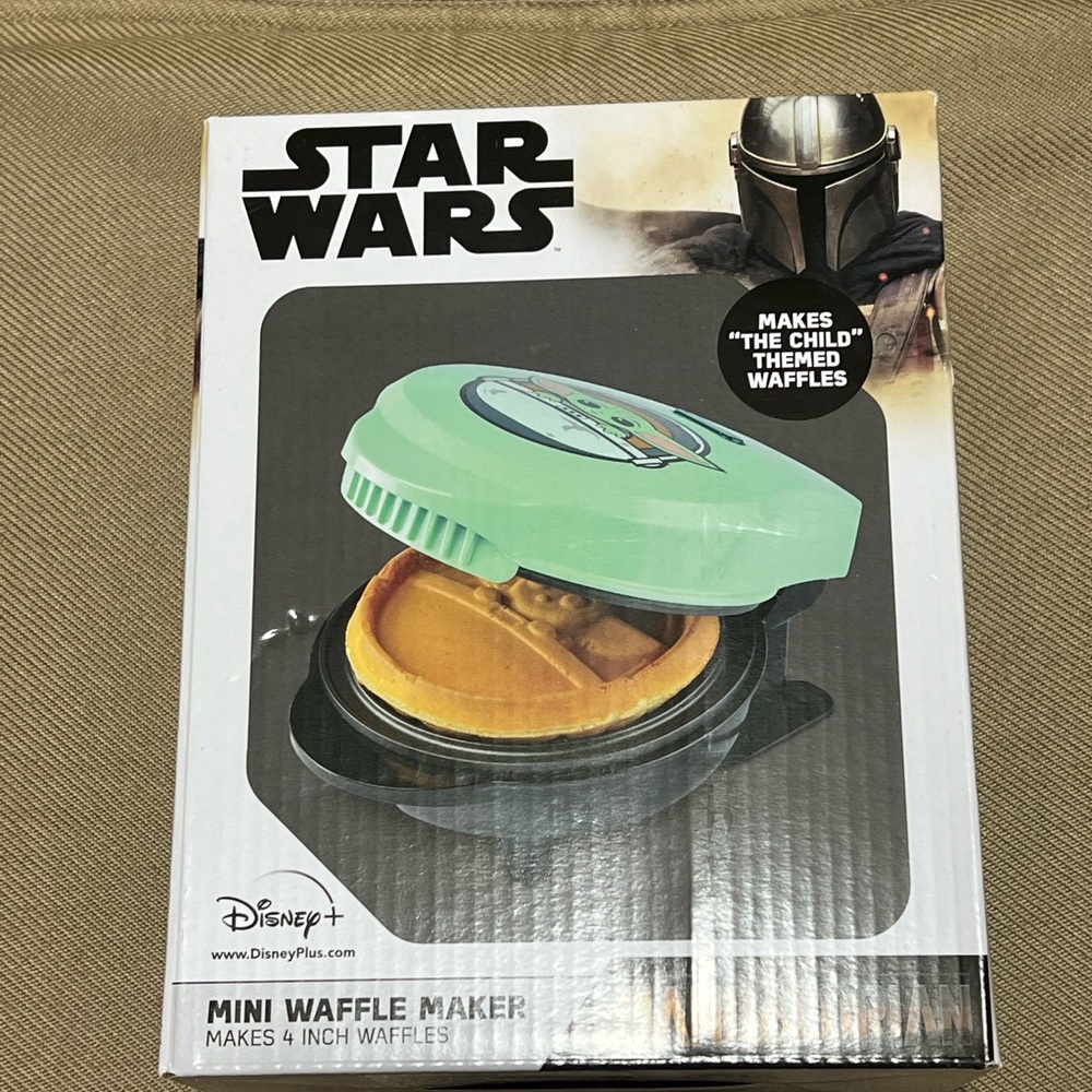 Disney’s Mandalorian Mini Waffle Maker New